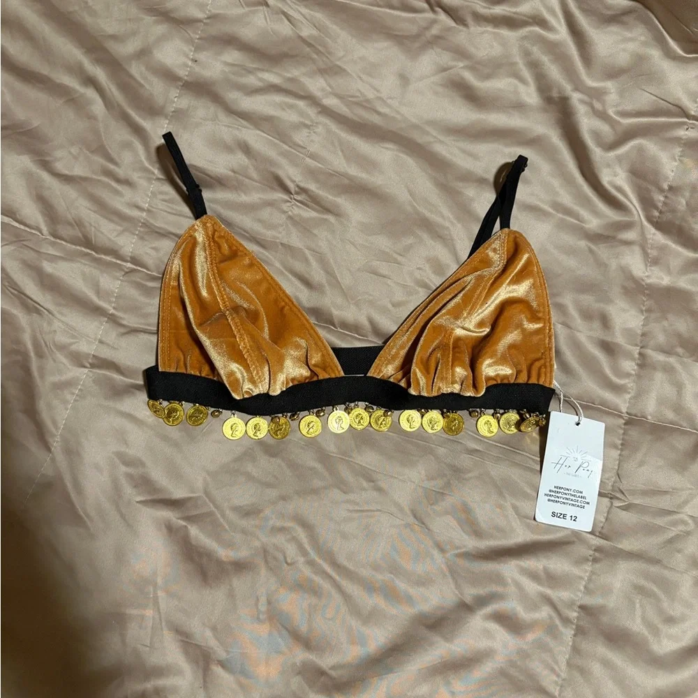 NWT Her Pony The Label Gold Velvet Set - Picture 2 of 5